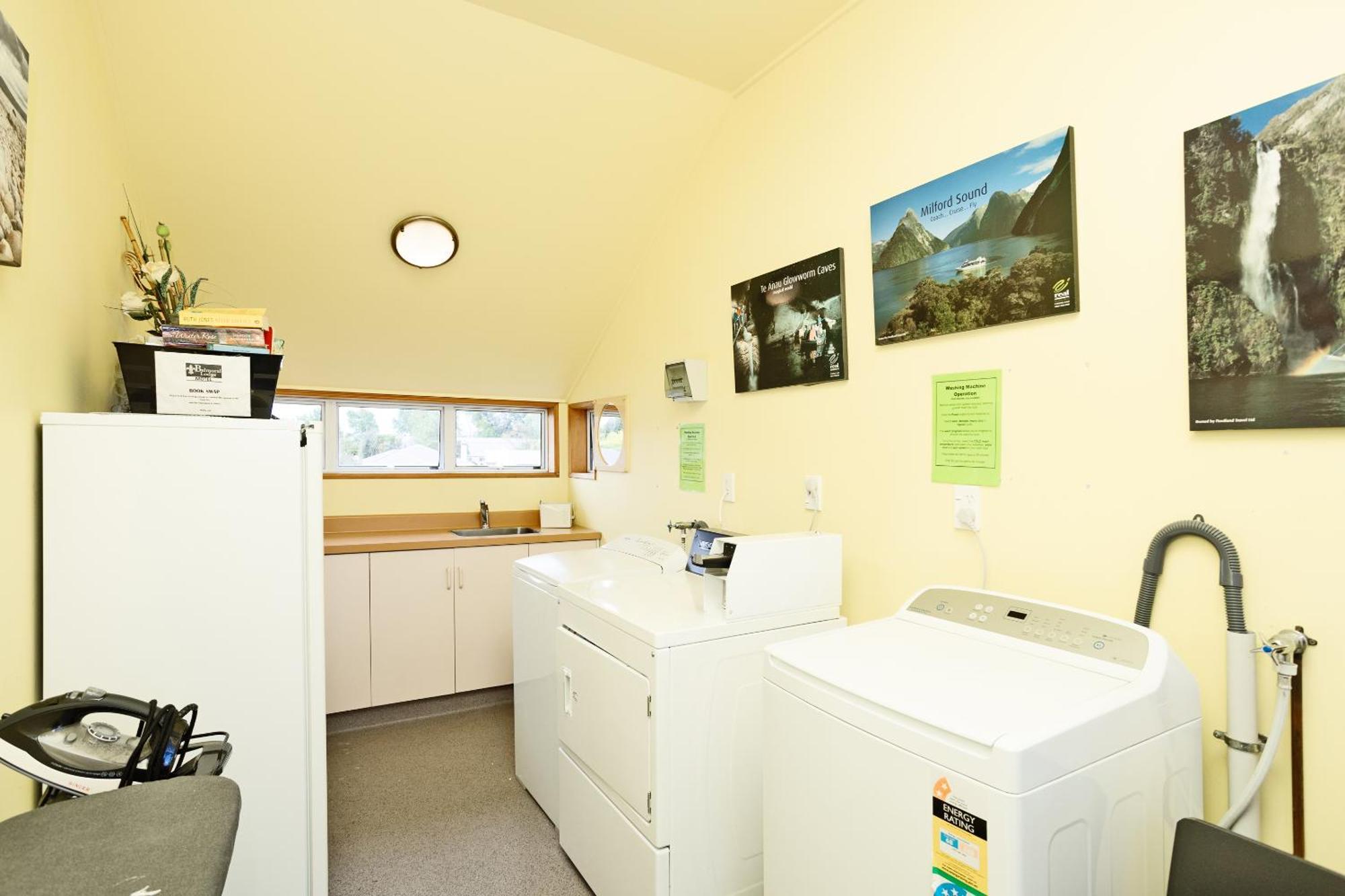 Balmoral Lodge Motel Инверкаргилл Экстерьер фото